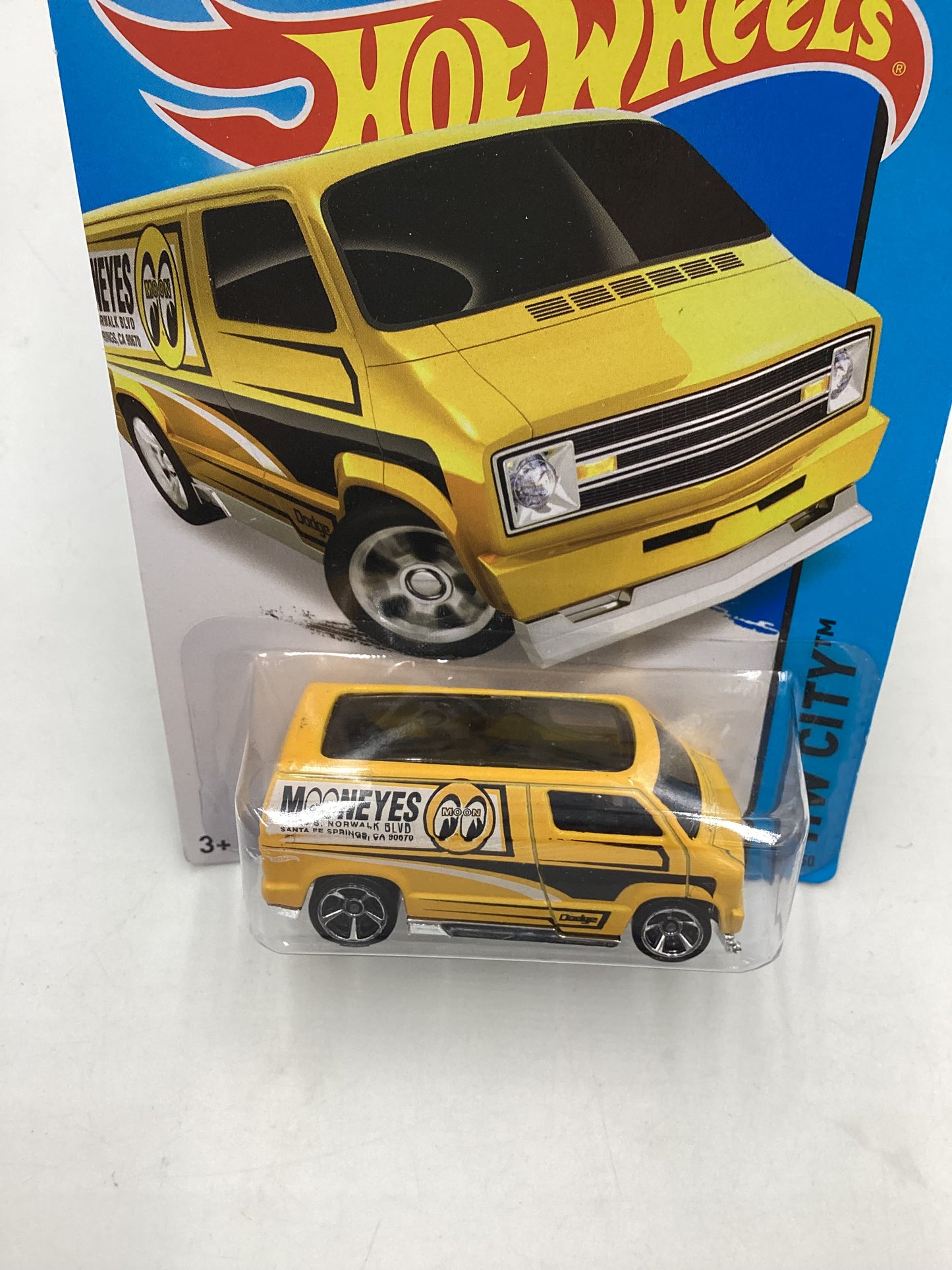 2015 Hot wheels HW City #20 Custom 77 Dodge Van Mooneyes 43D