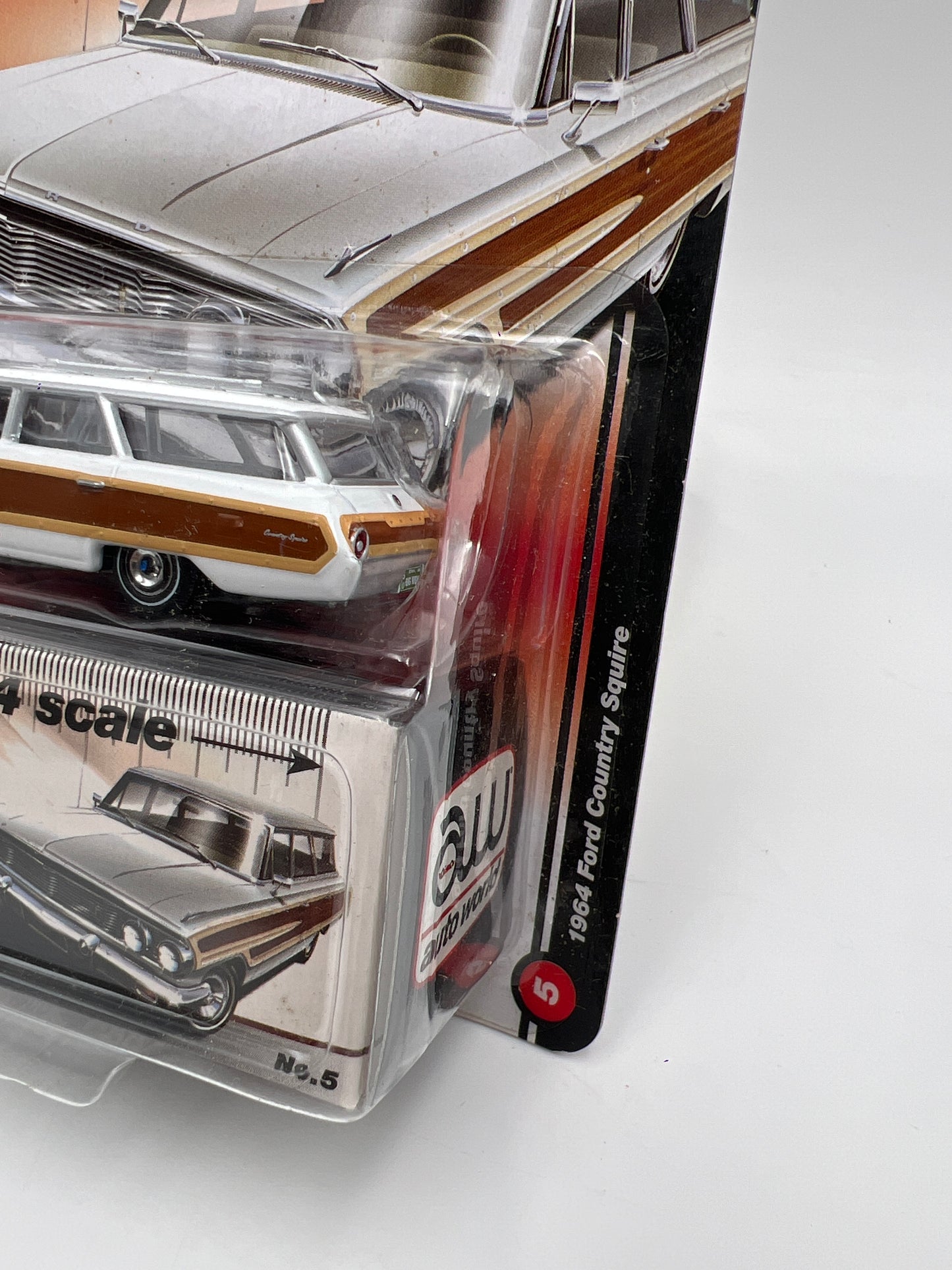 Auto World Muscle Wagons #5 1964 Ford Country Squire White