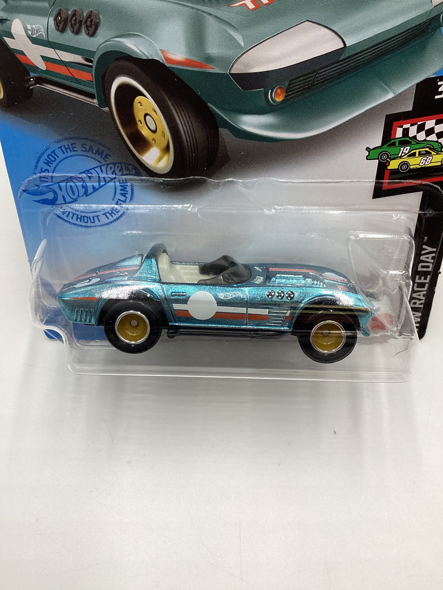 2021 Hot Wheels Super Treasure Hunt #37 Corvette Grand Sport Roadster with protector