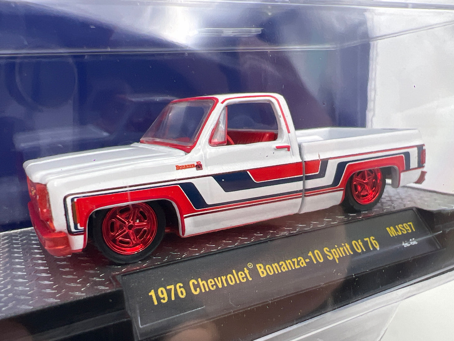 M2 Machines MJS97 MiJo Exclusives CHASE 1976 Chevrolet Bonanza 10 Spirit Of 76 White