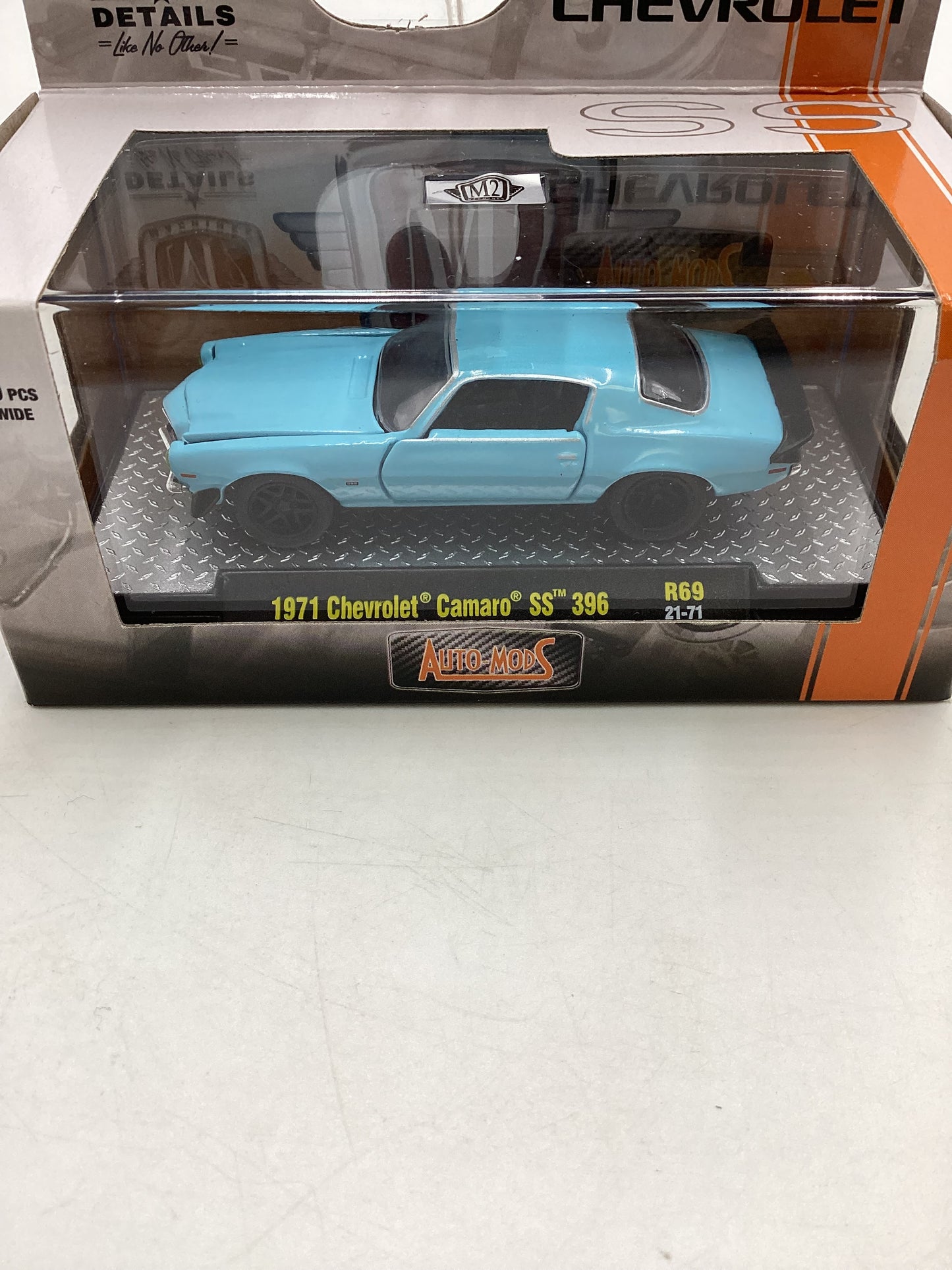 M2 Machines Auto Mods R69 1971 Chevrolet Camaro SS 396 Light Blue