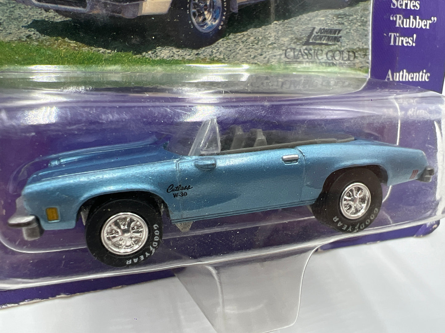 Johnny Lightning Classic Gold Collection #28 1974 Olds Cutlass Blue 219C