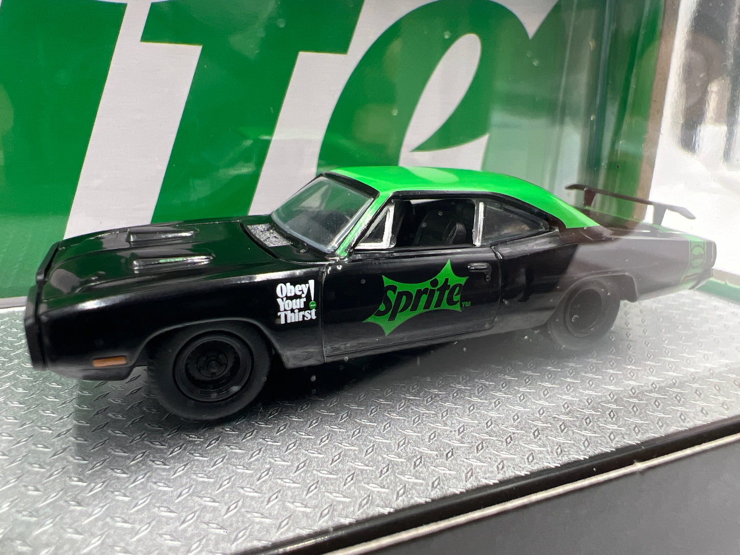 2025 M2 Machines Auto Haulers Sprite 1974 Dodge W200 Power Wagon & 1970 Dodge Super Bee Hemi TW37