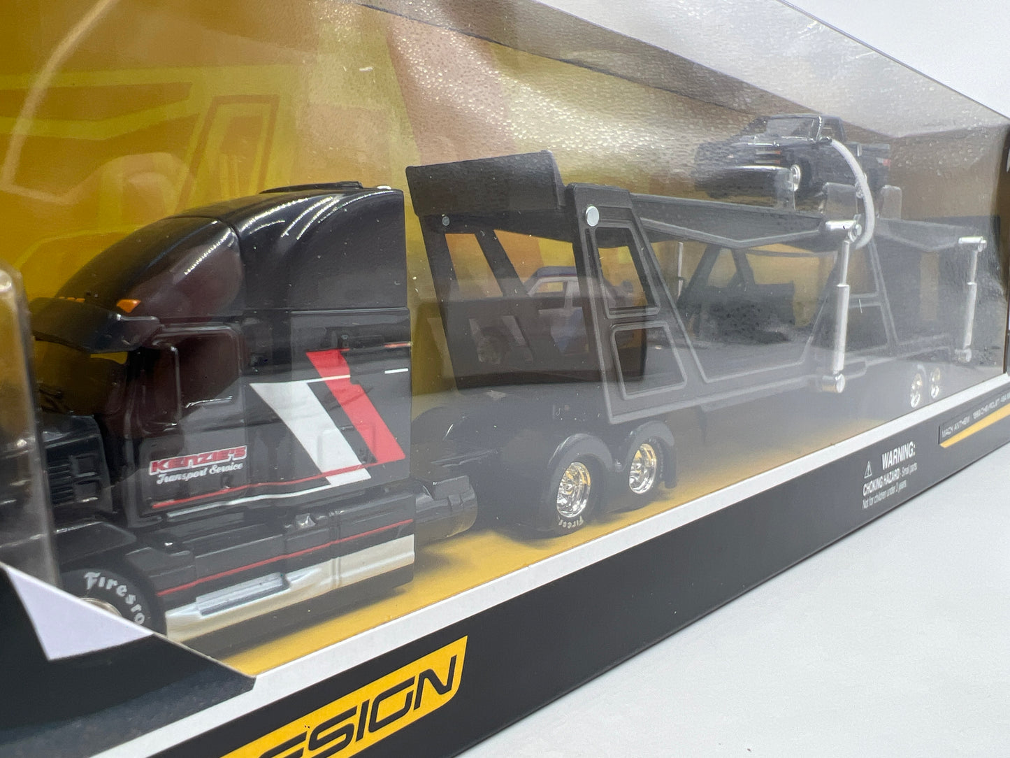 Maisto Design 1/64 Transporters Mack Anthem & 1993 Chevrolet 454 SS Pick-Up Black