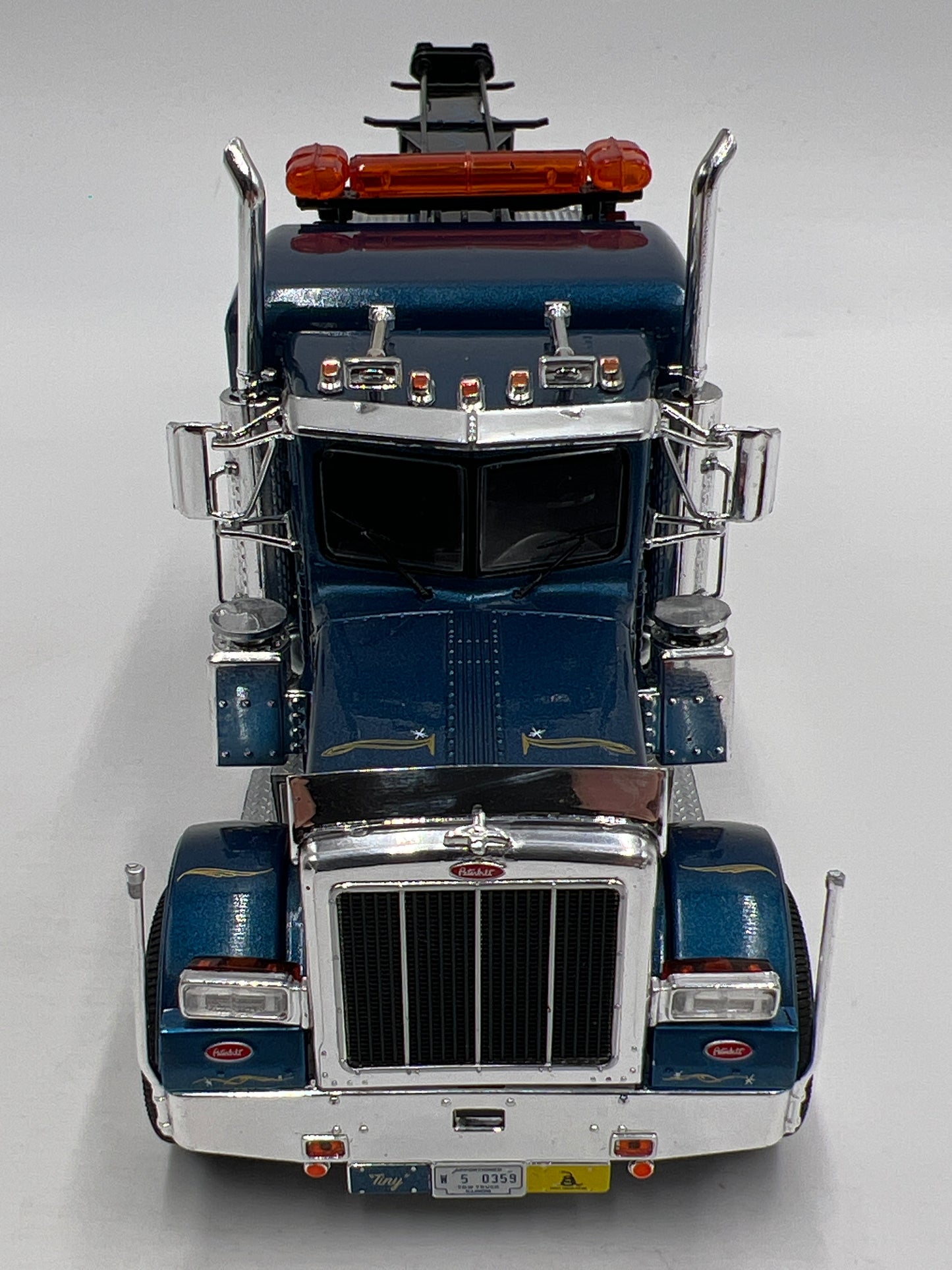 IXO Models 1/43 Scale USA Edition Peterbilt 359 Wrecker 1980 Blue