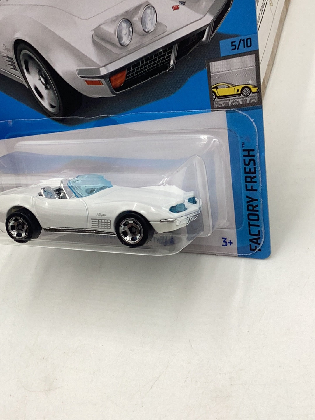 2024 Hot Wheels B case #47 72 Stingray Convertible 5D