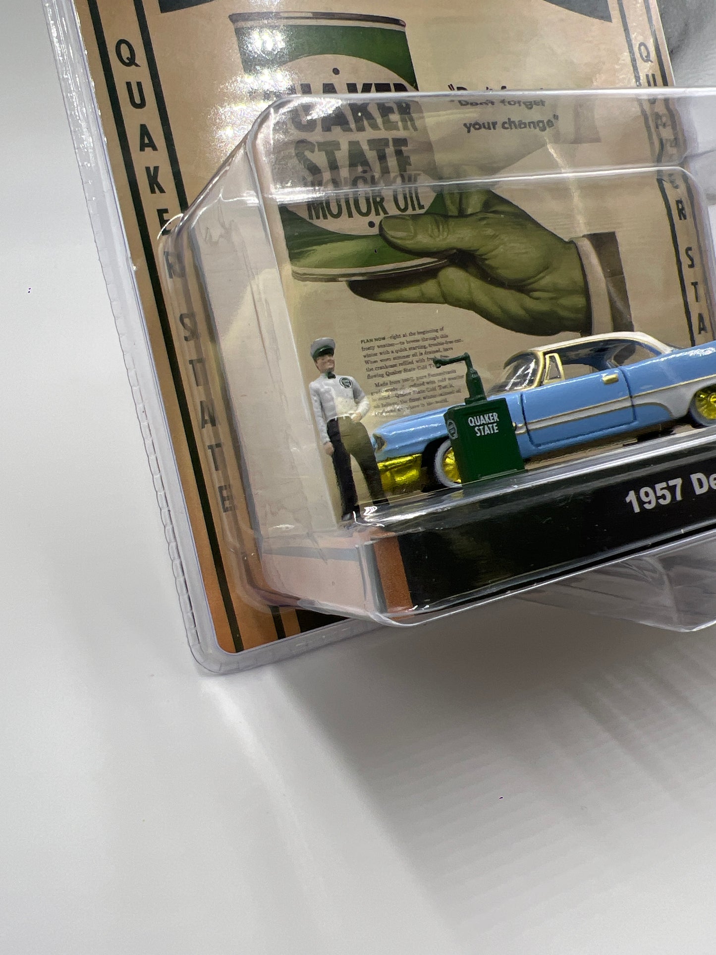 2024 M2 Machines Diorama R04 1957 DeSoto Fireflite Light Blue CHASE