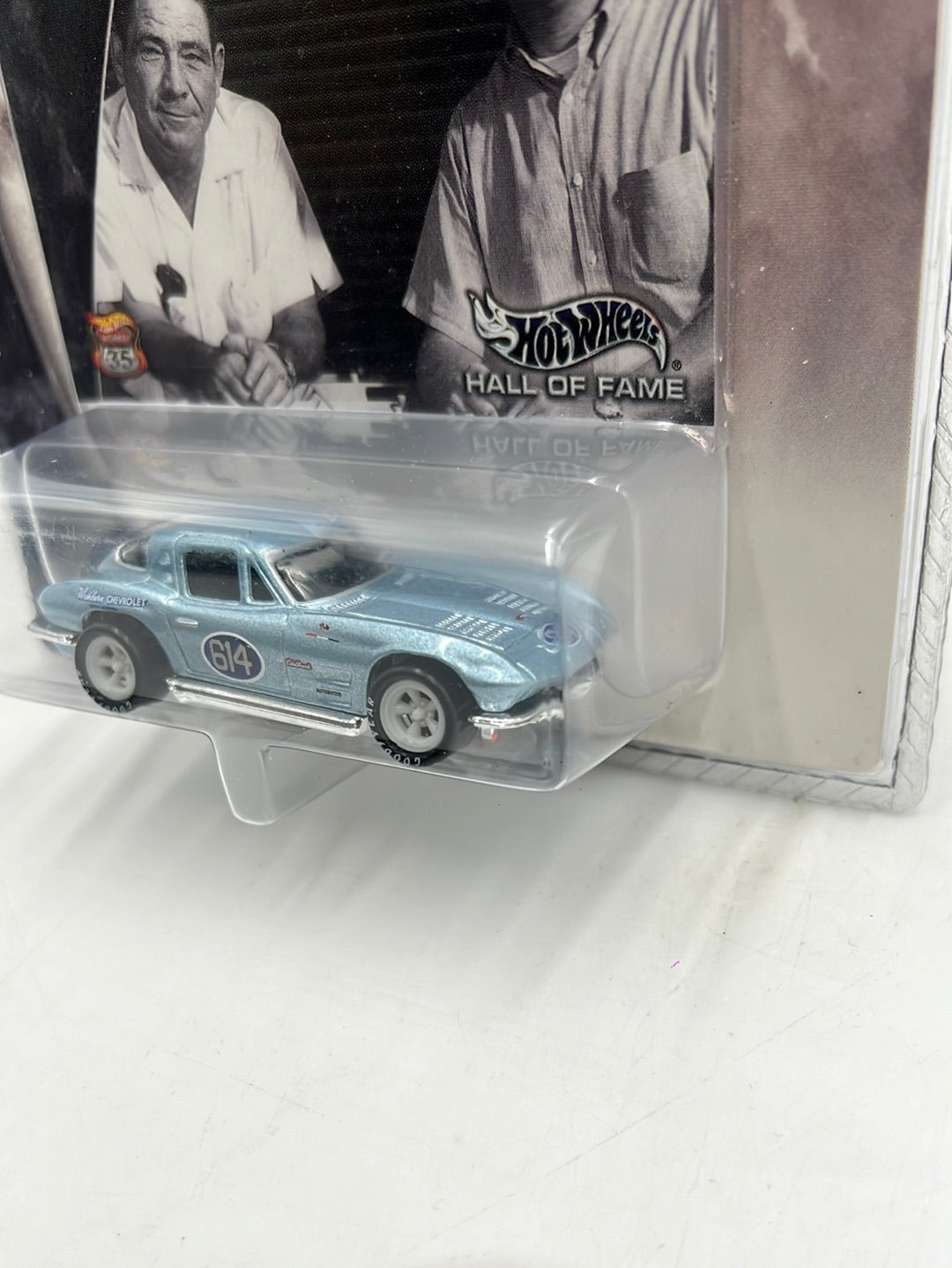 Hot Wheels Legends Hall of Fame Corvette Stingray Vic Edelbrock 272I