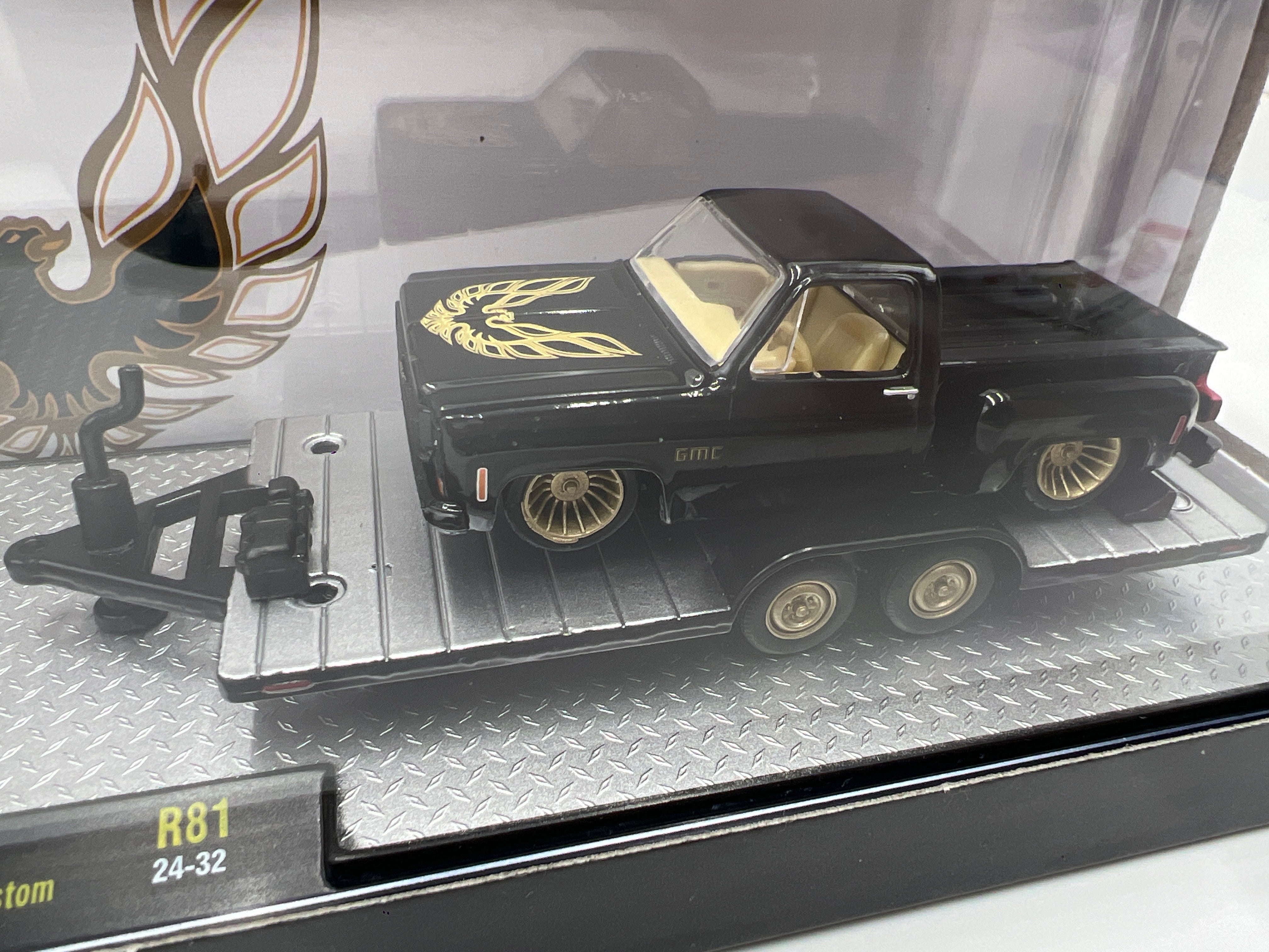 M2 Machines Auto Haulers GMC 1976 GMC Sierra 3500 / Grande 15