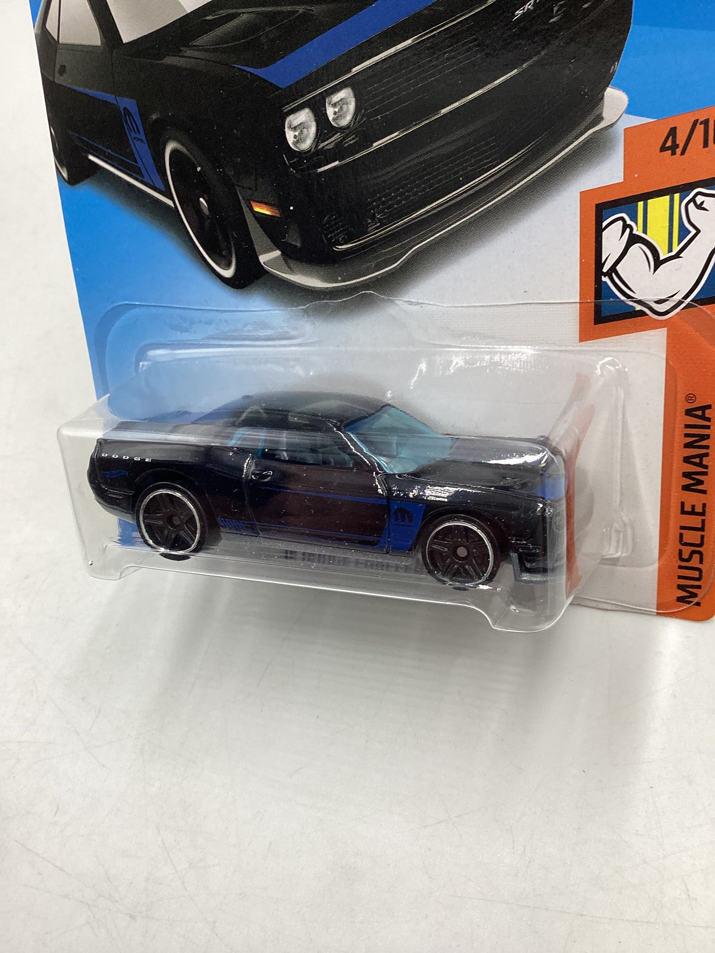 Hot Wheels 2018 #042 15 Dodge Challenger SRT Black 46G