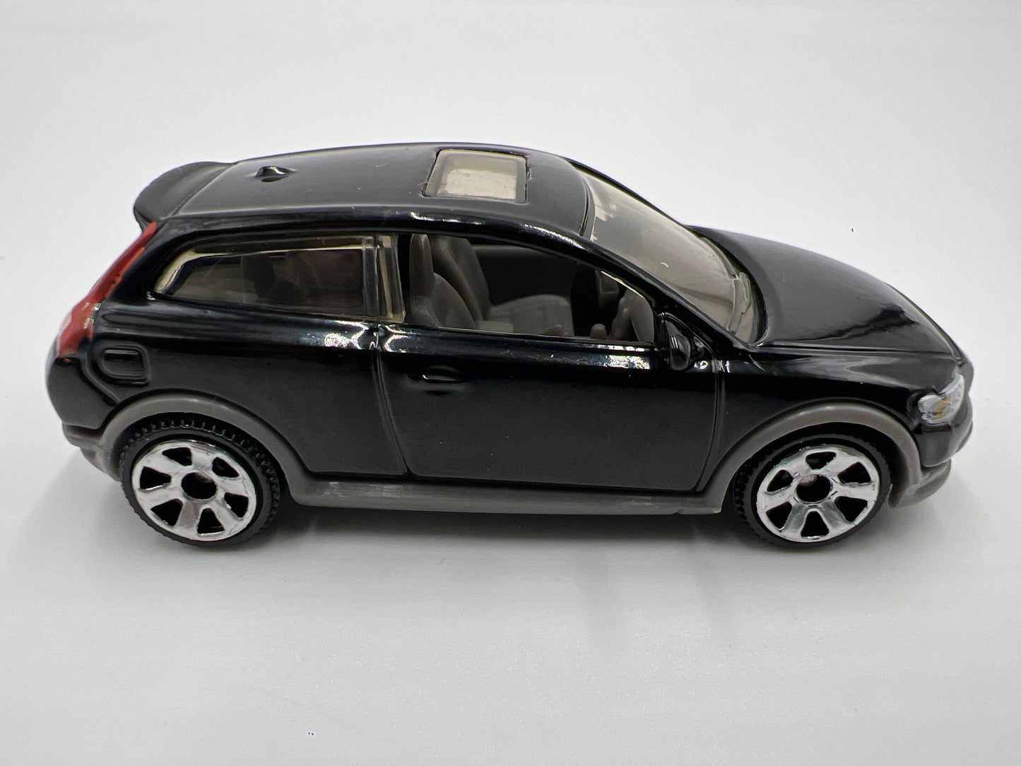 Matchbox 1/64 2007 Volvo C30 Black Loose