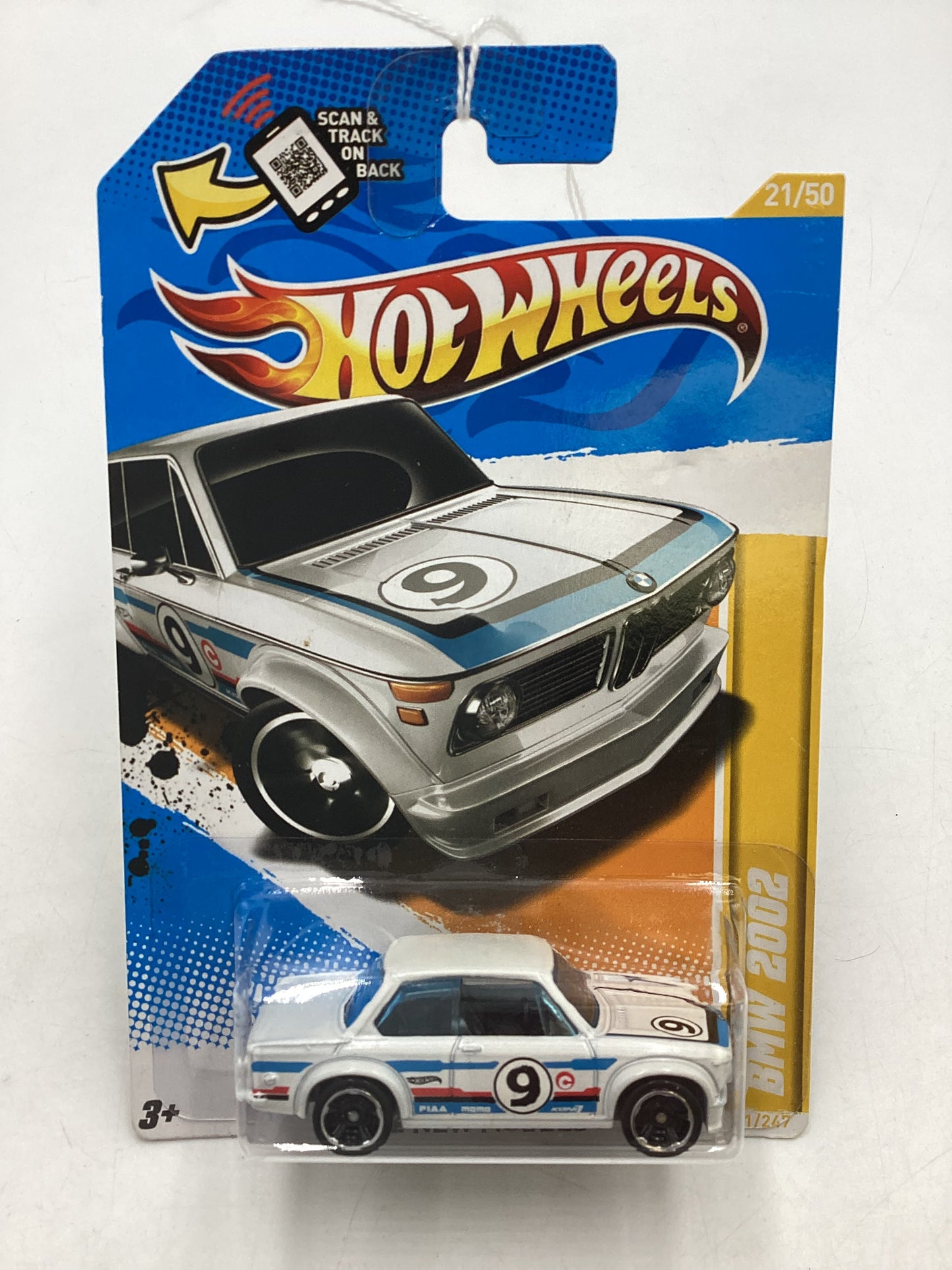 2012 Hot Wheels #021 BMW 2002 White 106H