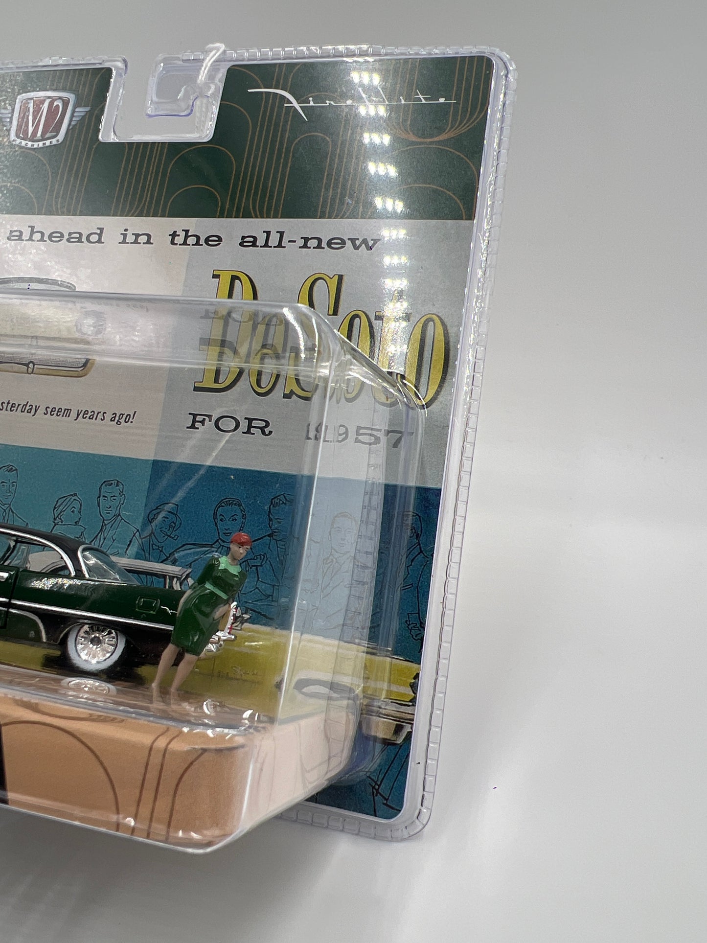 2025 M2 Machines Diorama 1957 DeSoto Fireflite Green R16 197H