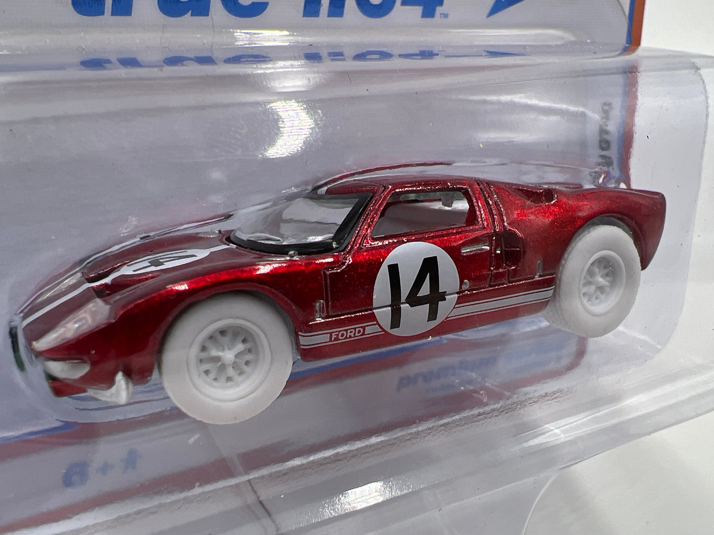 Auto World Ultra Red Chase Vintage Muscle Release 3 Version A 1965 Ford GT40