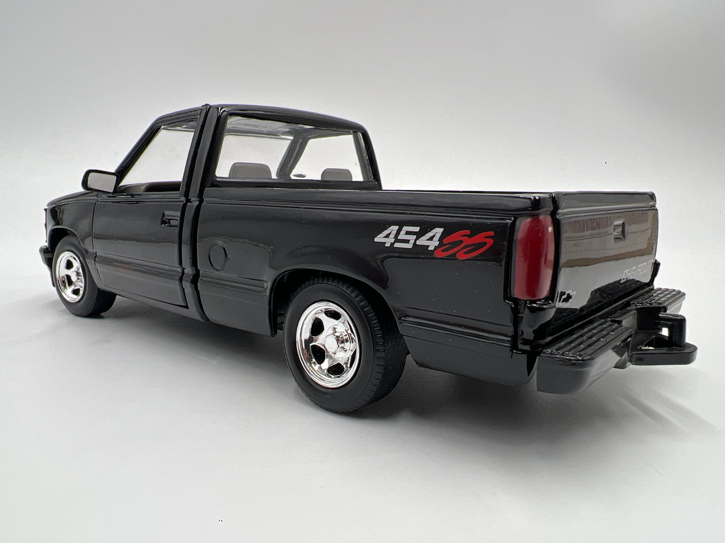 Motor Max American Classics 1/24 Scale 1992 Chevy 454 SS Pickup Black Loose