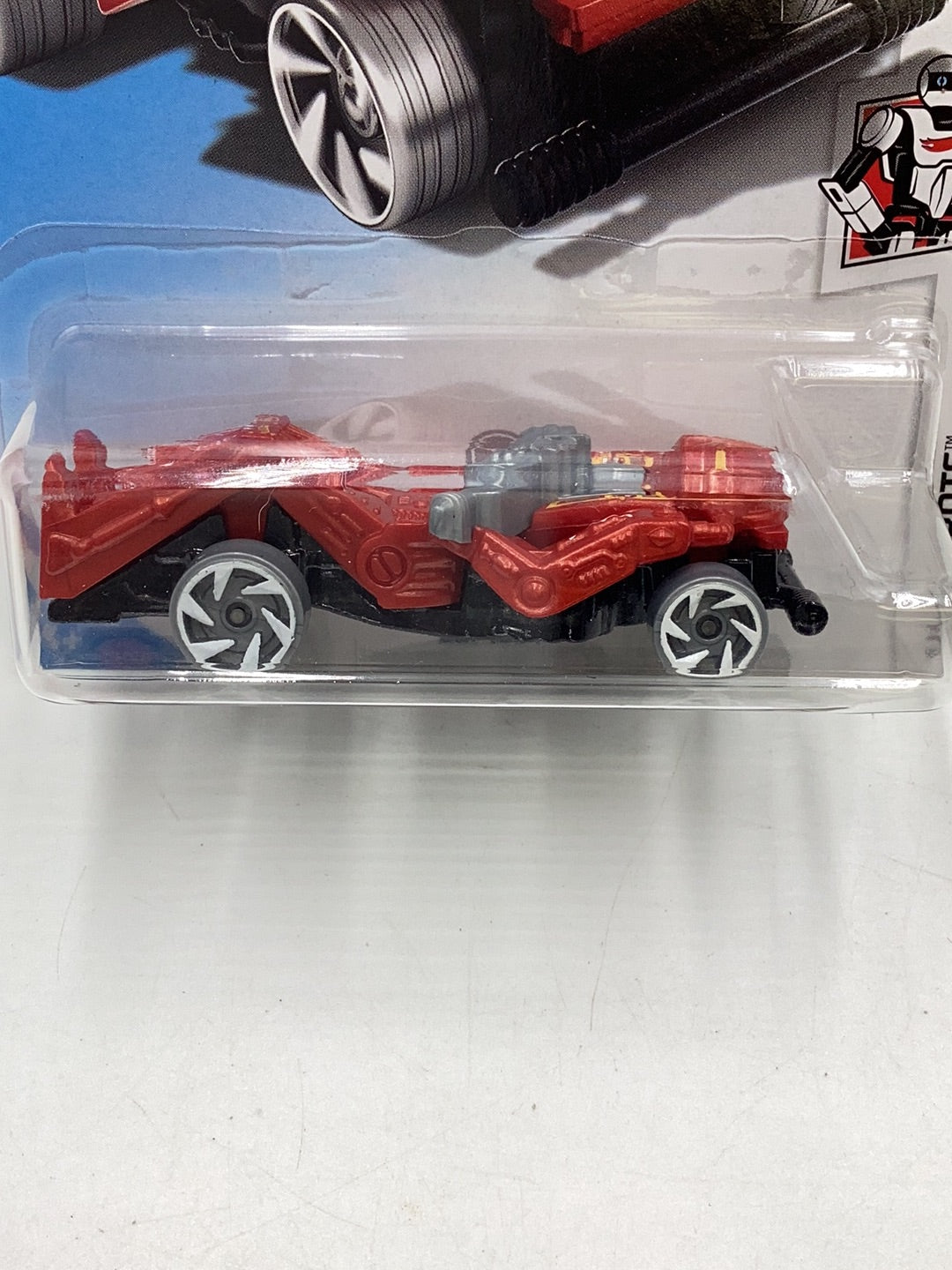 2018 Hot wheels Zombot Treasure hunt 277B small crack in blister