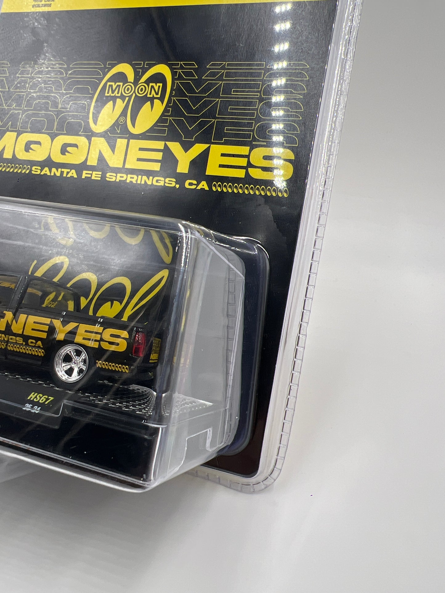 M2 Machines Hobby Lobby Exclusive 1/4400 Mooneyes OBS 1988 GMC Sierra 1500 Custom HS67