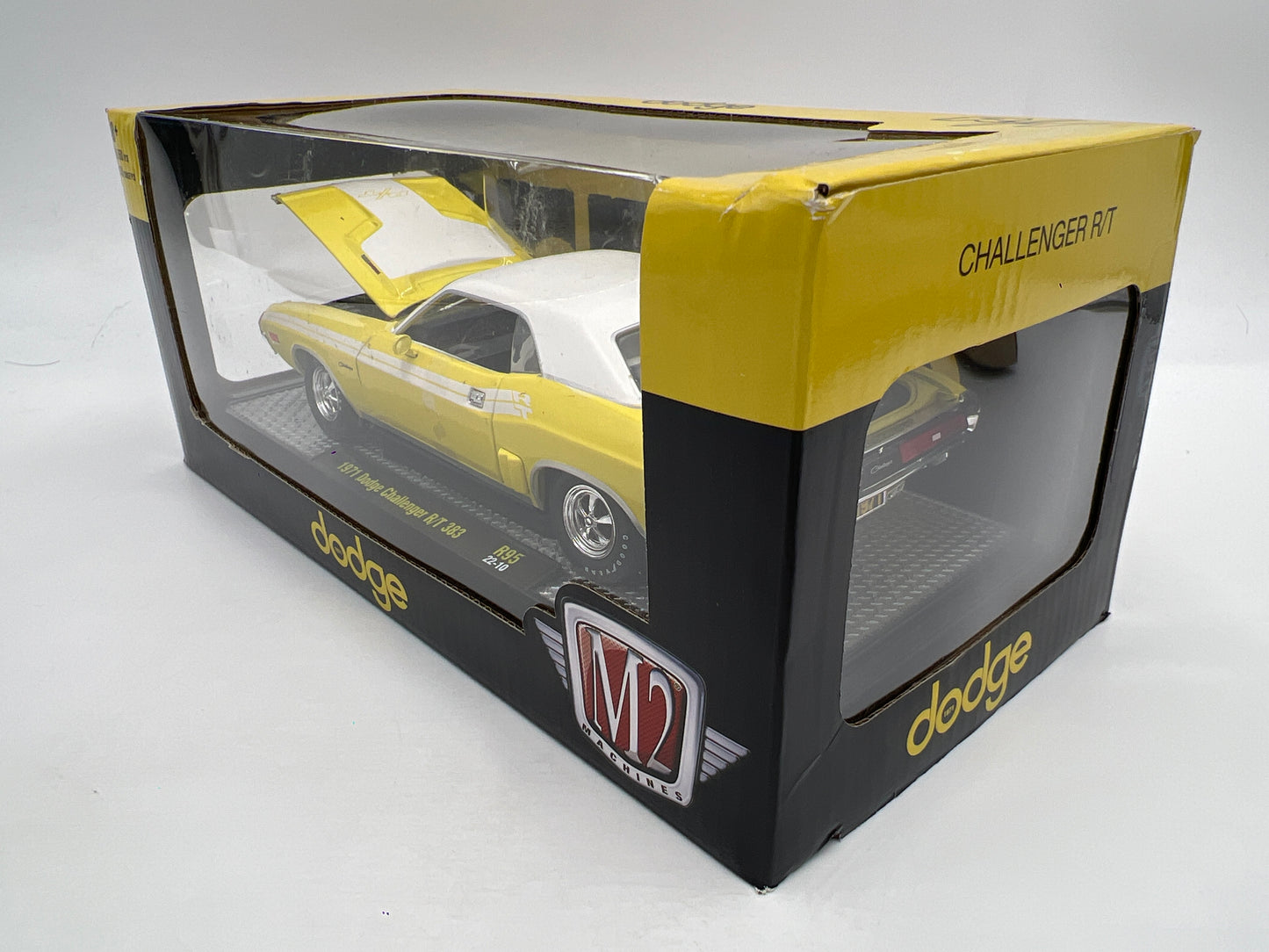 M2 Machines 1/24 1971 Dodge Challenger R/T 383 Yellow R95