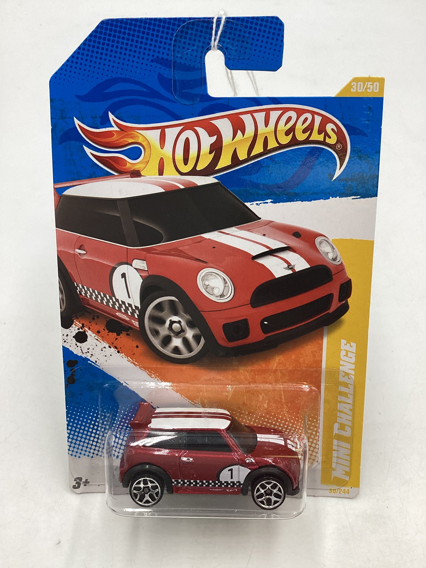 2011 Hot wheels #30 Mini Challenge Red Light 64C