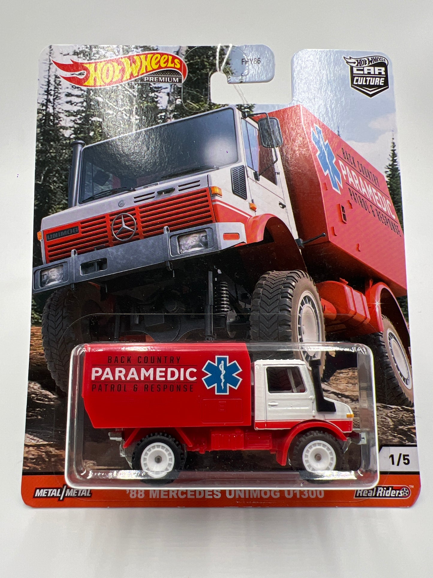 Hot Wheels Car Culture Wild Terrain #1 88 Mercedes Unimog U1300 Red/White 254i