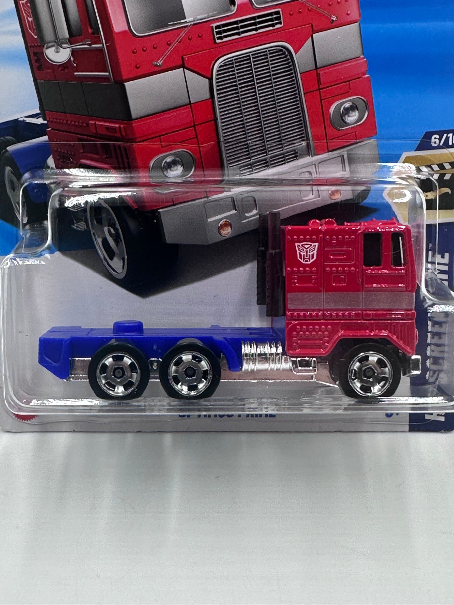 2025 Hot Wheels G Case #104 Optimus Prime 117B
