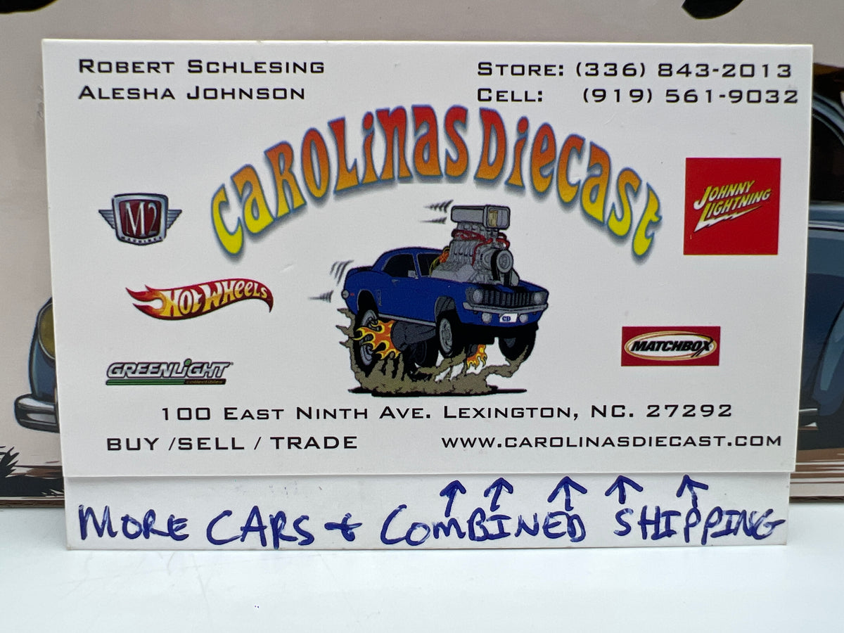 M2 Machines 1/24 Scale R144 CHASE Cal-Style 1952 VW Beetle Deluxe Model Blue
