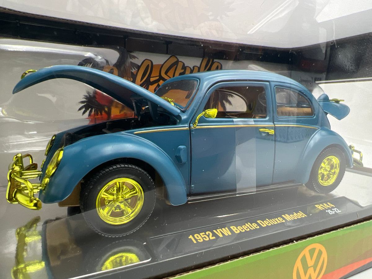 M2 Machines 1/24 Scale R144 CHASE Cal-Style 1952 VW Beetle Deluxe Model Blue