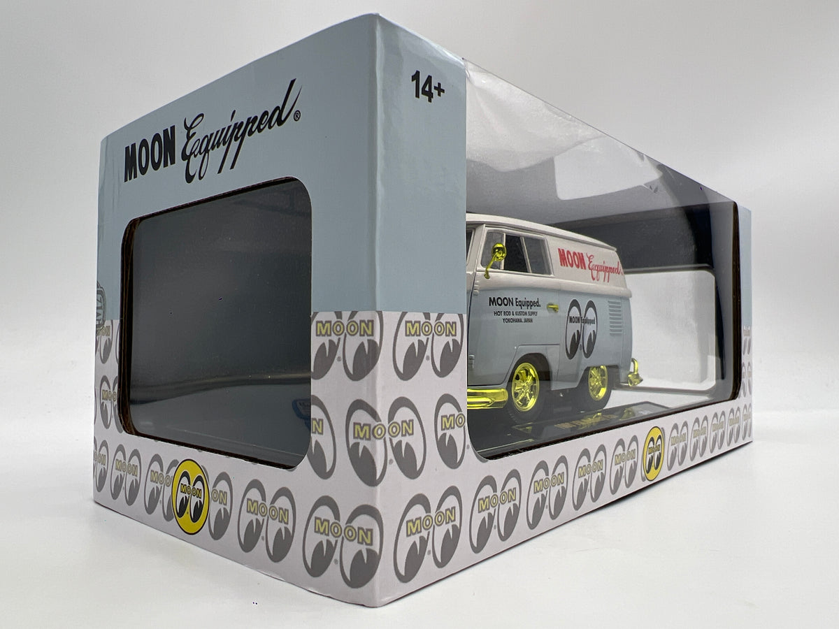 M2 Machines 1/24 Scale R145 CHASE Mooneyes 1960 VW Delivery Van Moon Equipped