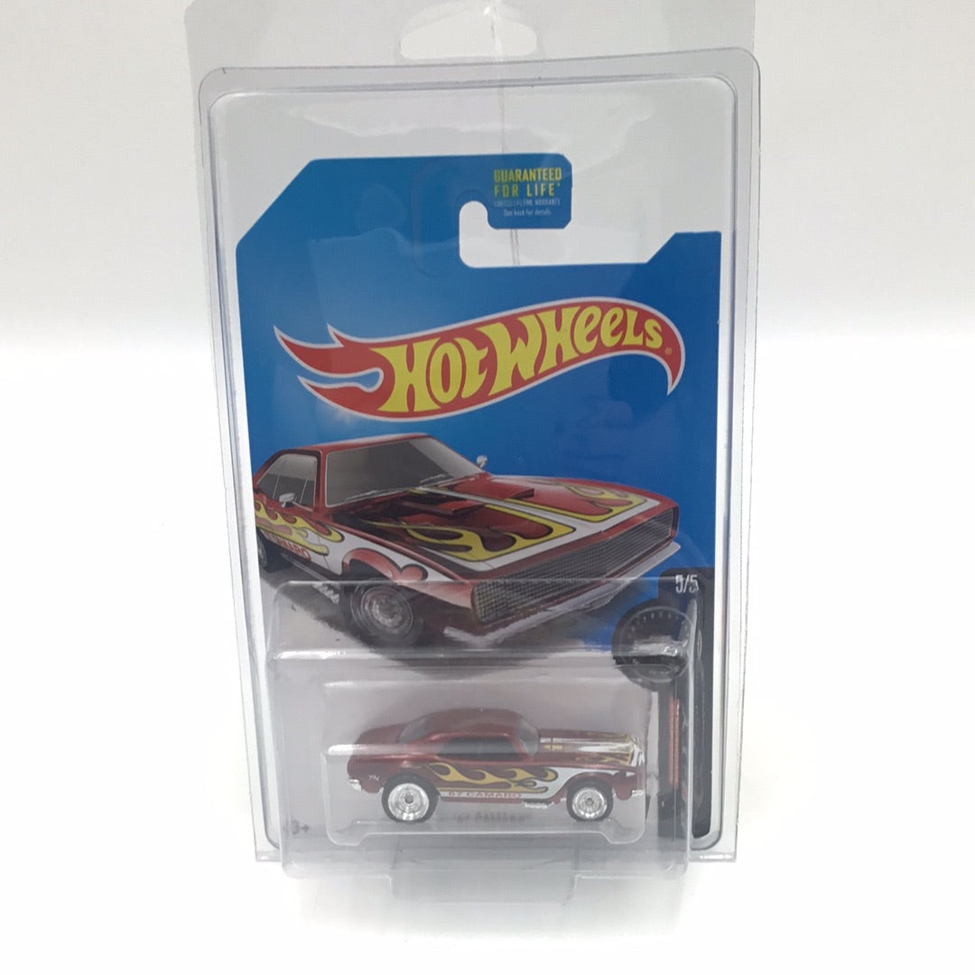 2017 hot wheels super treasure hunt 67 Camaro W/Protector