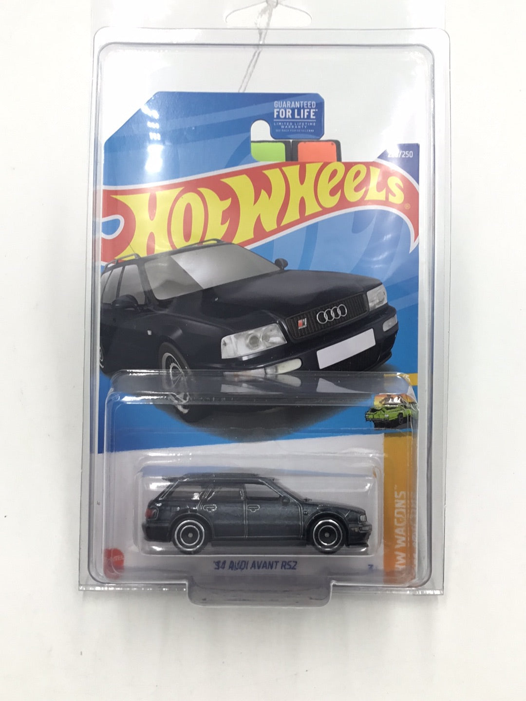 2022 hot wheels super treasure hunt 94 Audi Avant RS2 W/ Protector