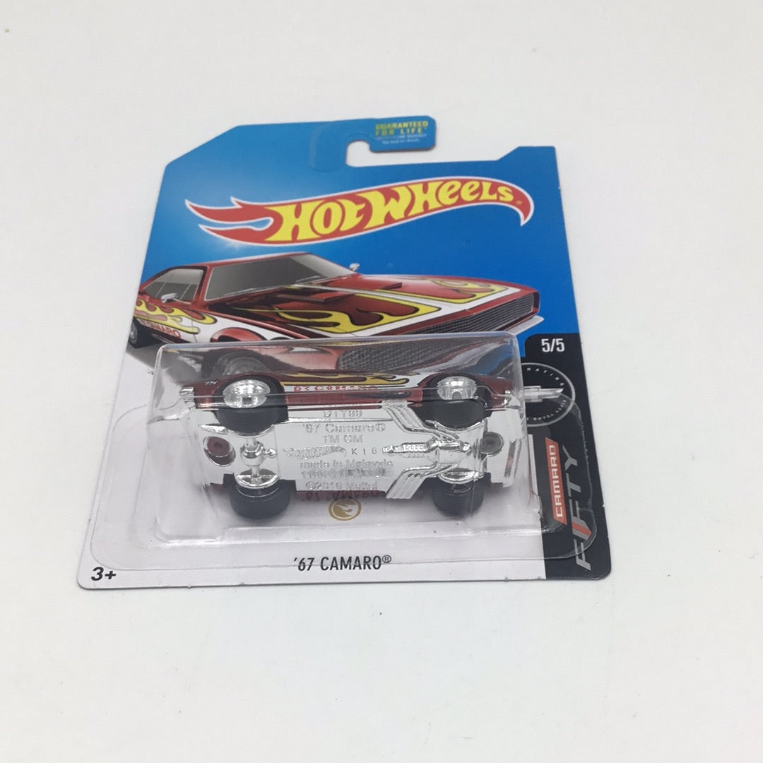 2017 hot wheels super treasure hunt 67 Camaro W/Protector