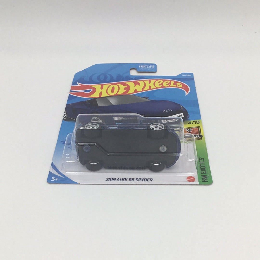 2019 hot wheels super treasure hunt 2019 Audi R8 Spyder W/Protector