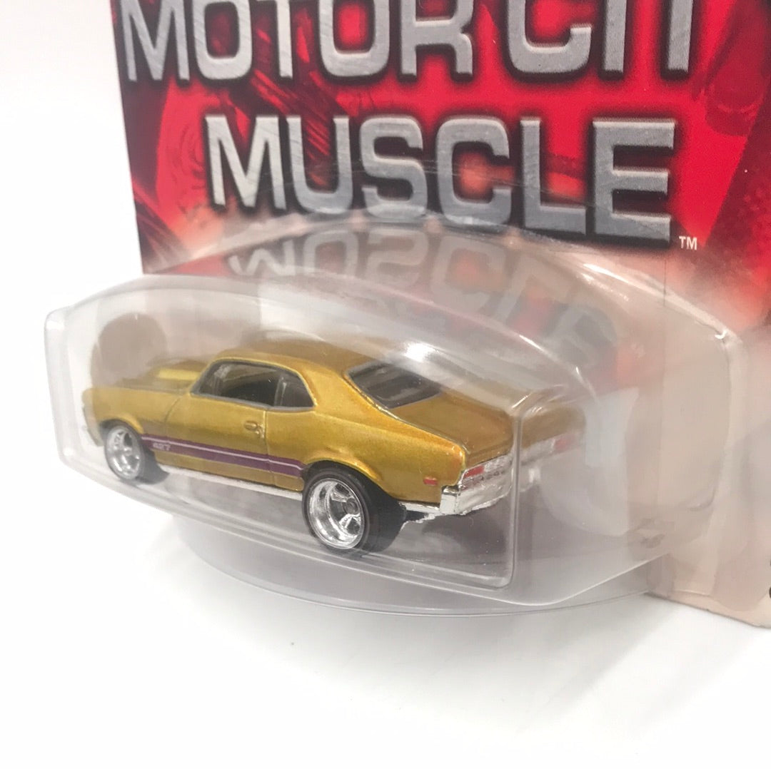 Hot wheels Motor City Muscle 68 Chevy Nova 3/4 real riders