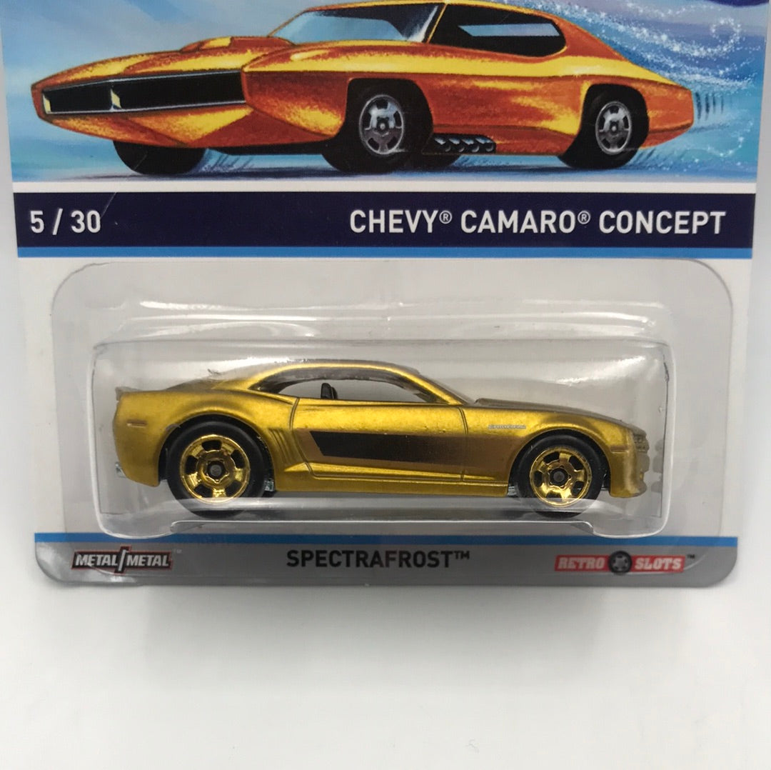 Hot wheels cool classics Chevy Camaro Concept 5/30 metal/metal retro slots orange car on card Z1