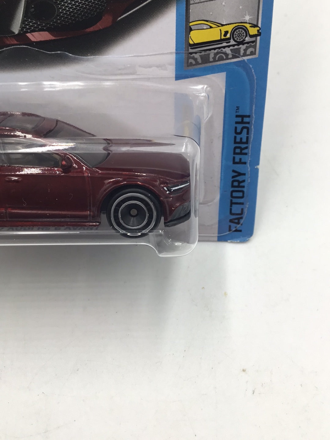 2018 hot wheels super treasure hunt 17 Audi RS 6 Avant W/Protector