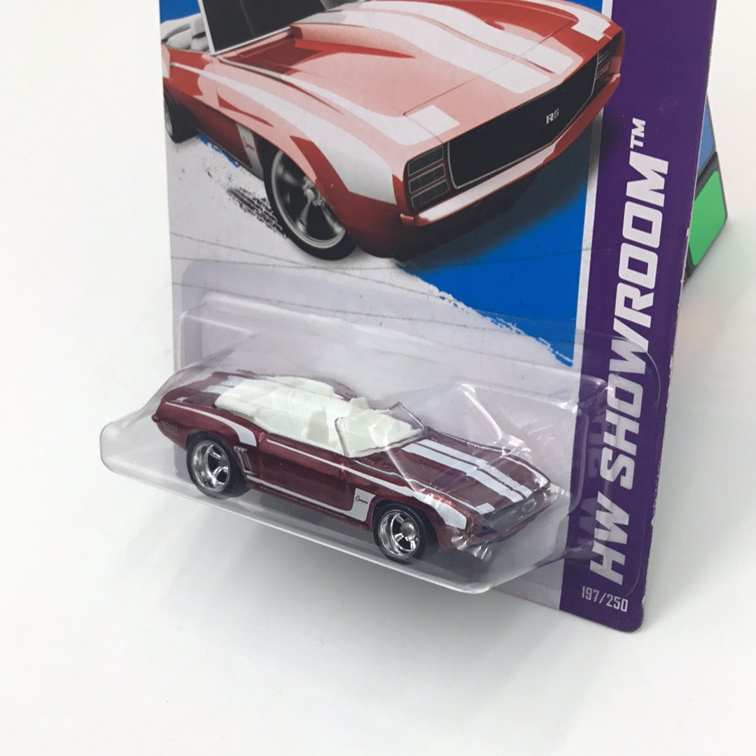 2013 hot wheels super treasure hunt #197 69 Camaro W/Protector