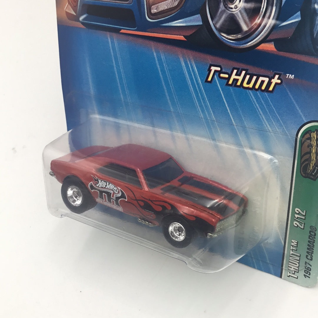 2005 Hot Wheels #122 Treasure Hunt 1967 Camaro real riders W/protector