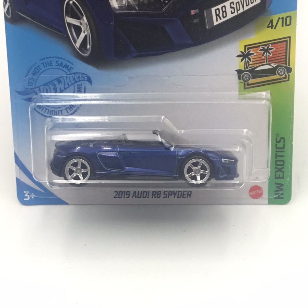 2021 hot wheels super treasure hunt #211 2019 Audi R8 Spyder factory sealed sticker W/Protector