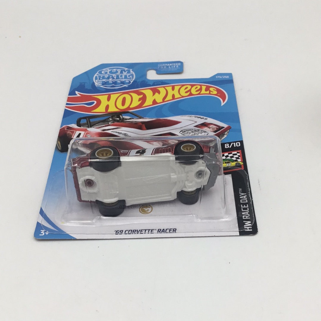 2019 hot wheels super treasure hunt #173 69 Corvette Racer W/Protector