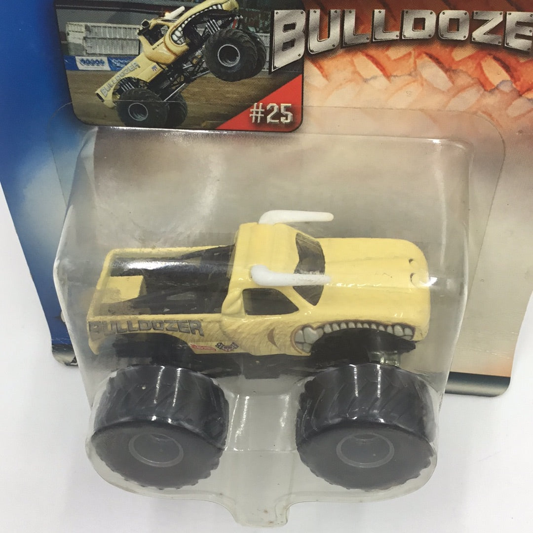 Hot Wheels monster jam #25 Bulldozer