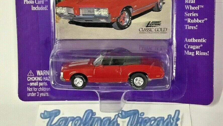 JOHNNY LIGHTNING 1970 70 OLDS CUTLASS 442 CONVERTIBLE RED CLASSIC GOLD 1/64 206C