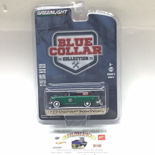 Greenlight Blue Collar collection 1955 Chevrolet Sedan Delivery green machine CHASE