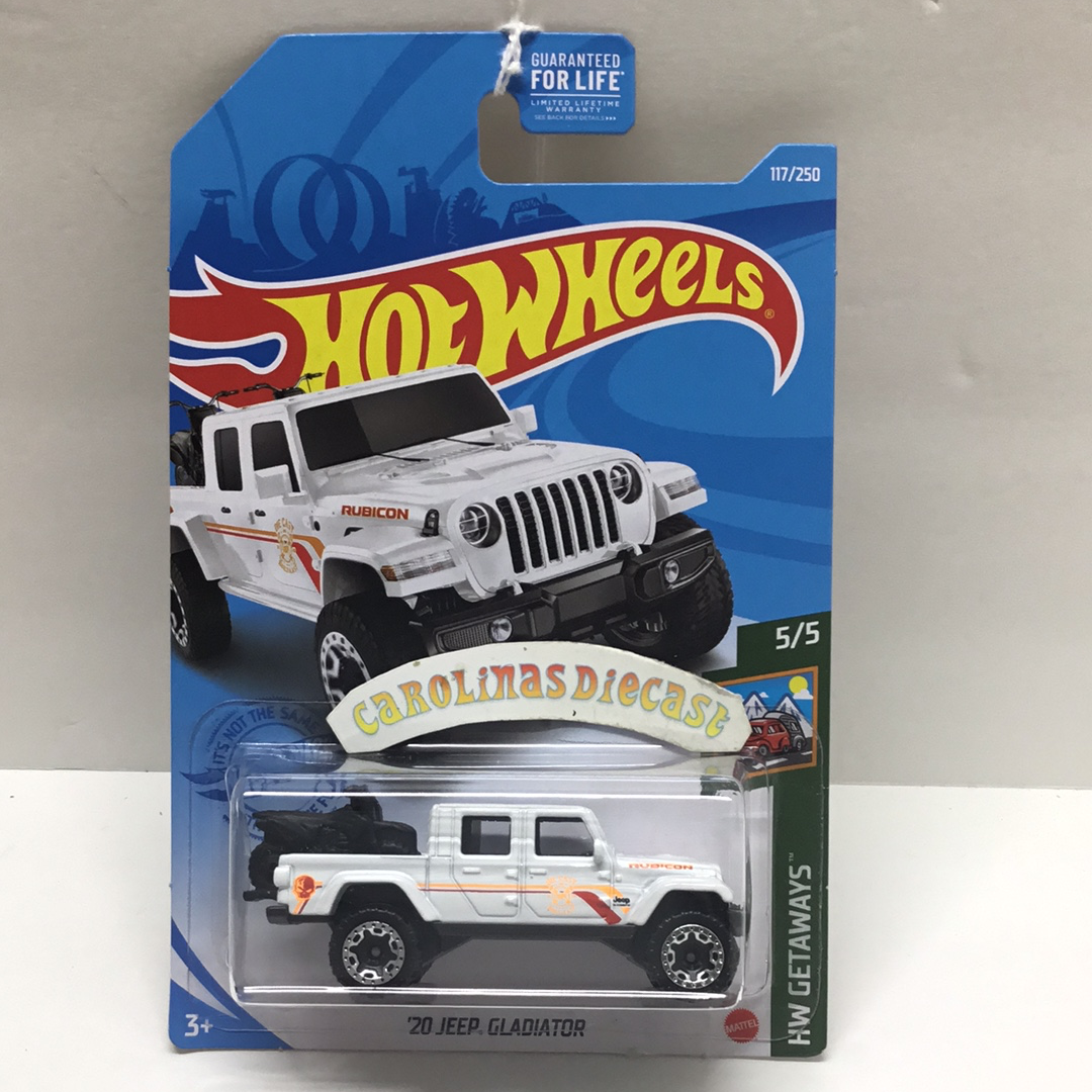 2021 hot wheels G case #117 20 Jeep Gladiator White dollar general exclusive card has small crease 152B