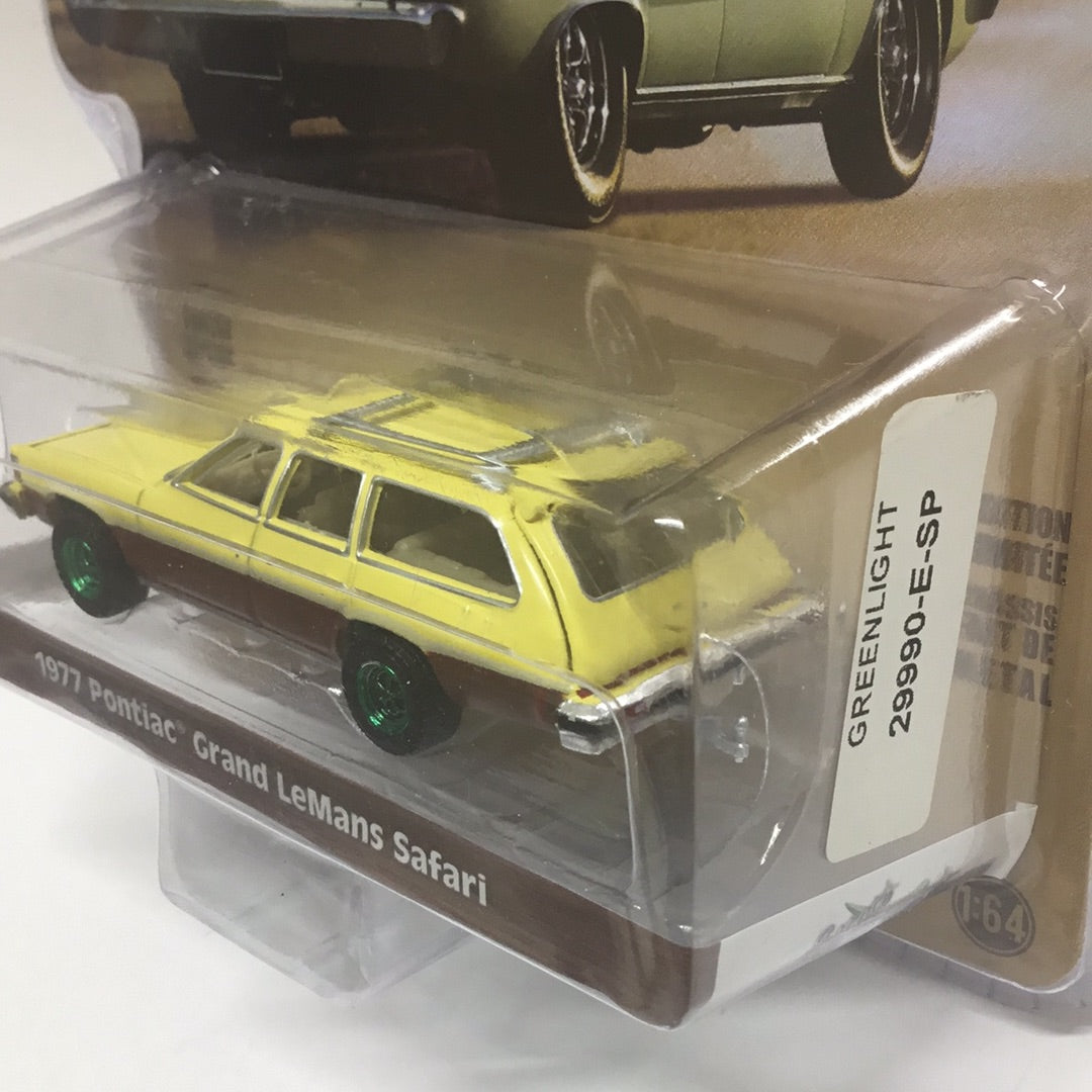 Greenlight Estate Wagons 1977 Pontiac Grand Lemans green machine CHASE