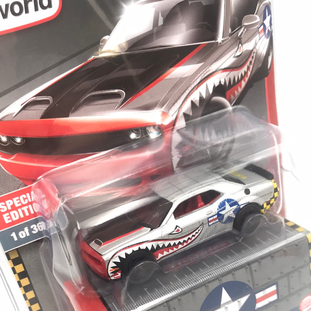 Auto World Mijo Exclusives 2019 Dodge Challenger Hellcat shark tooth WWII Limited 3600 Pcs