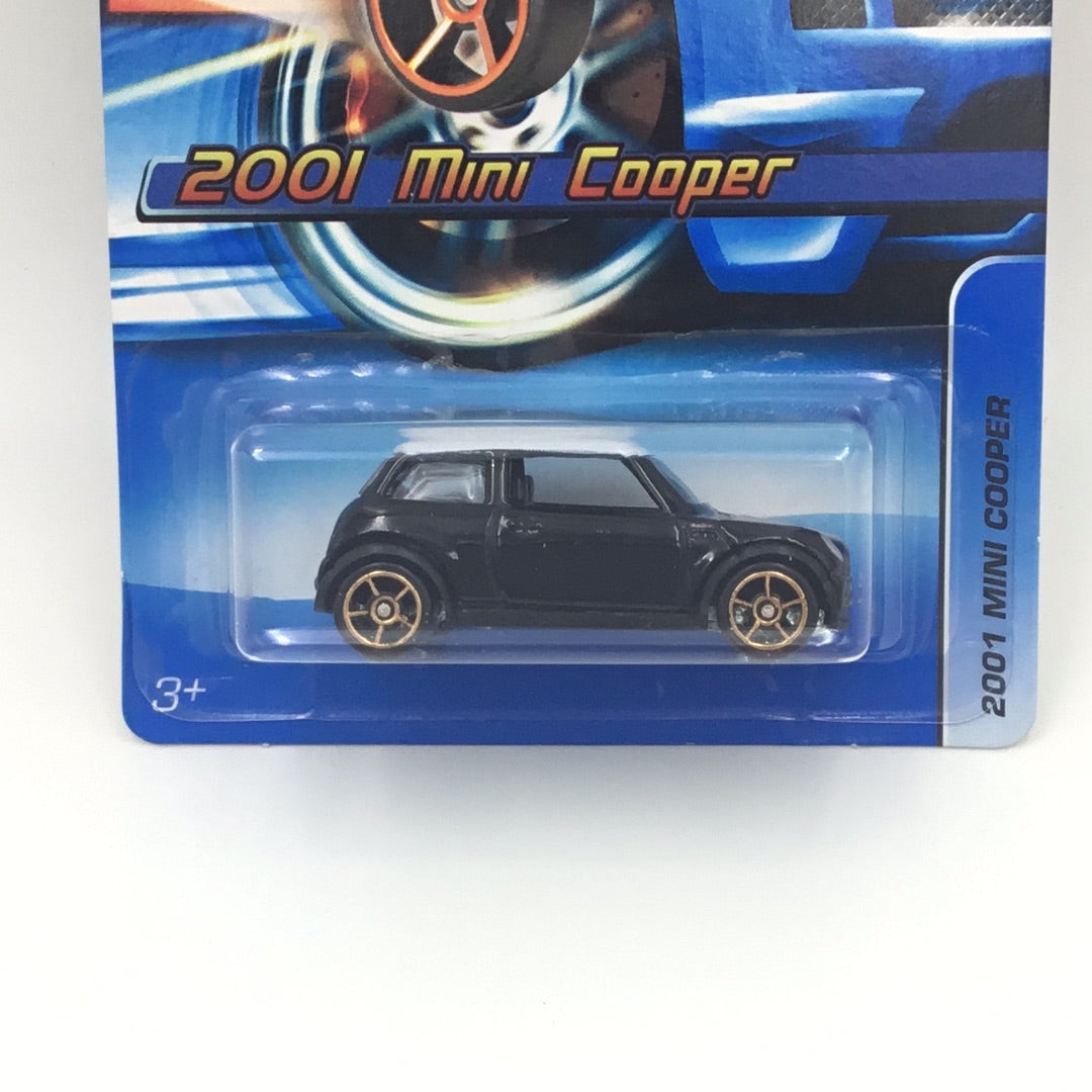 2005 Hot Wheels #140 2001 Mini Cooper faster than ever wheels FTE W1