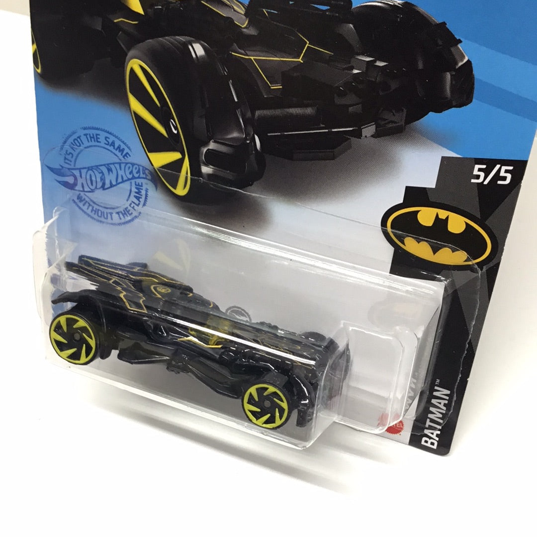 2021 hot wheels N case treasure hunt #220 Justice League Batmobile CC1