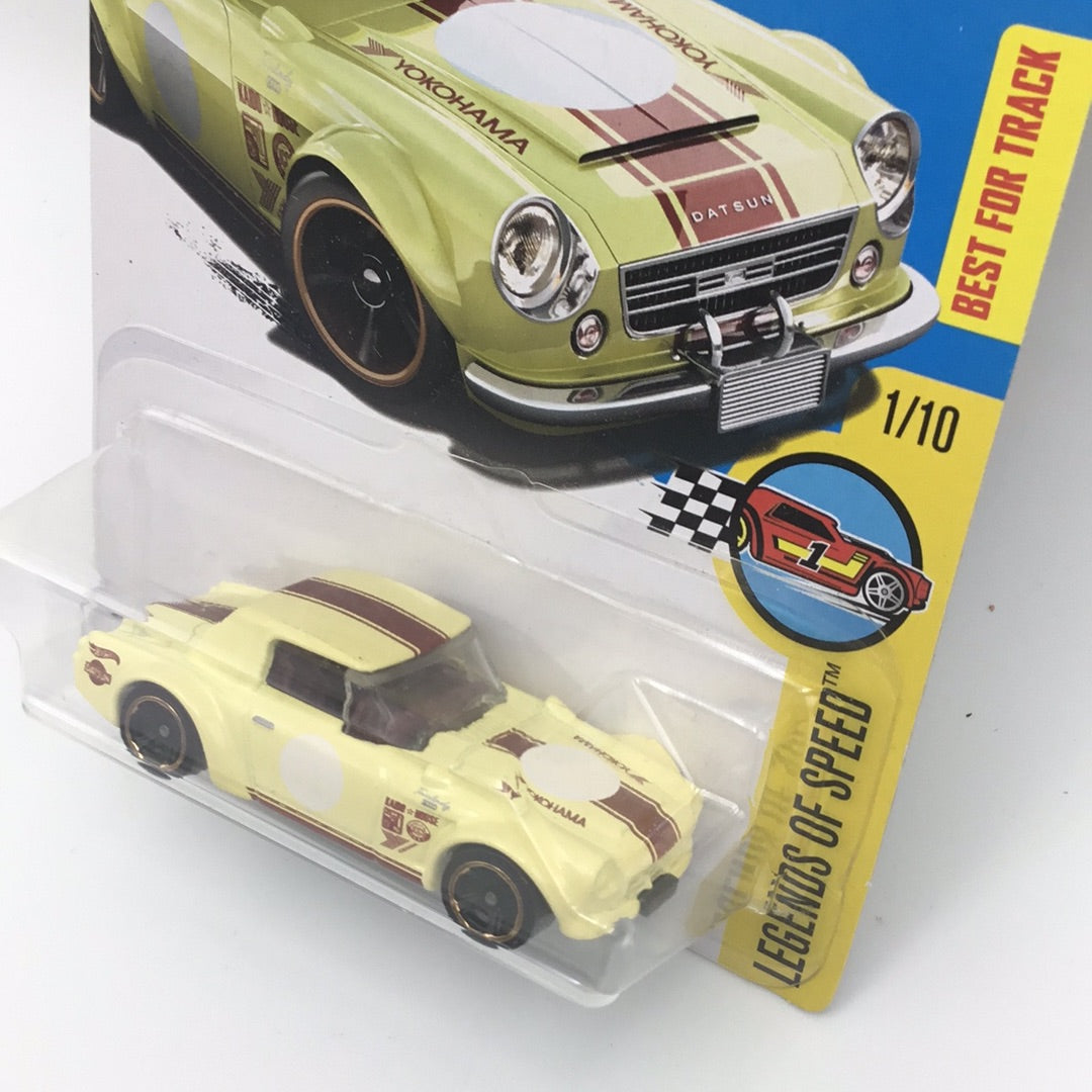 2017 hot wheels #22 Fairlady 2000 87E