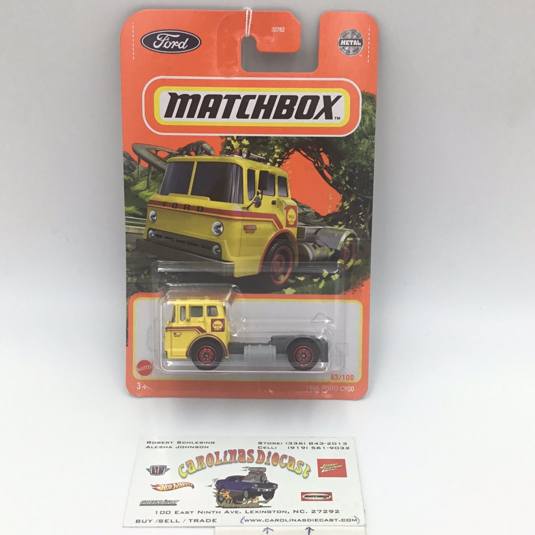 2022 matchbox  #63 1965 Ford C900 shell WW4