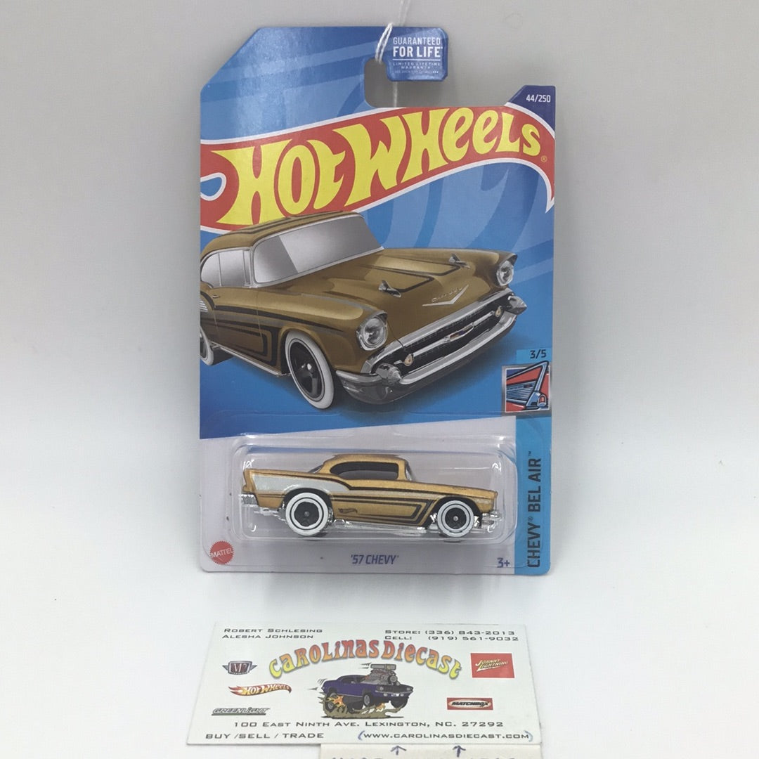 2022 hot wheels g case #44 57 Chevy AA5
